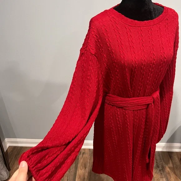 Red dress ❤️ - Picture 4 of 9